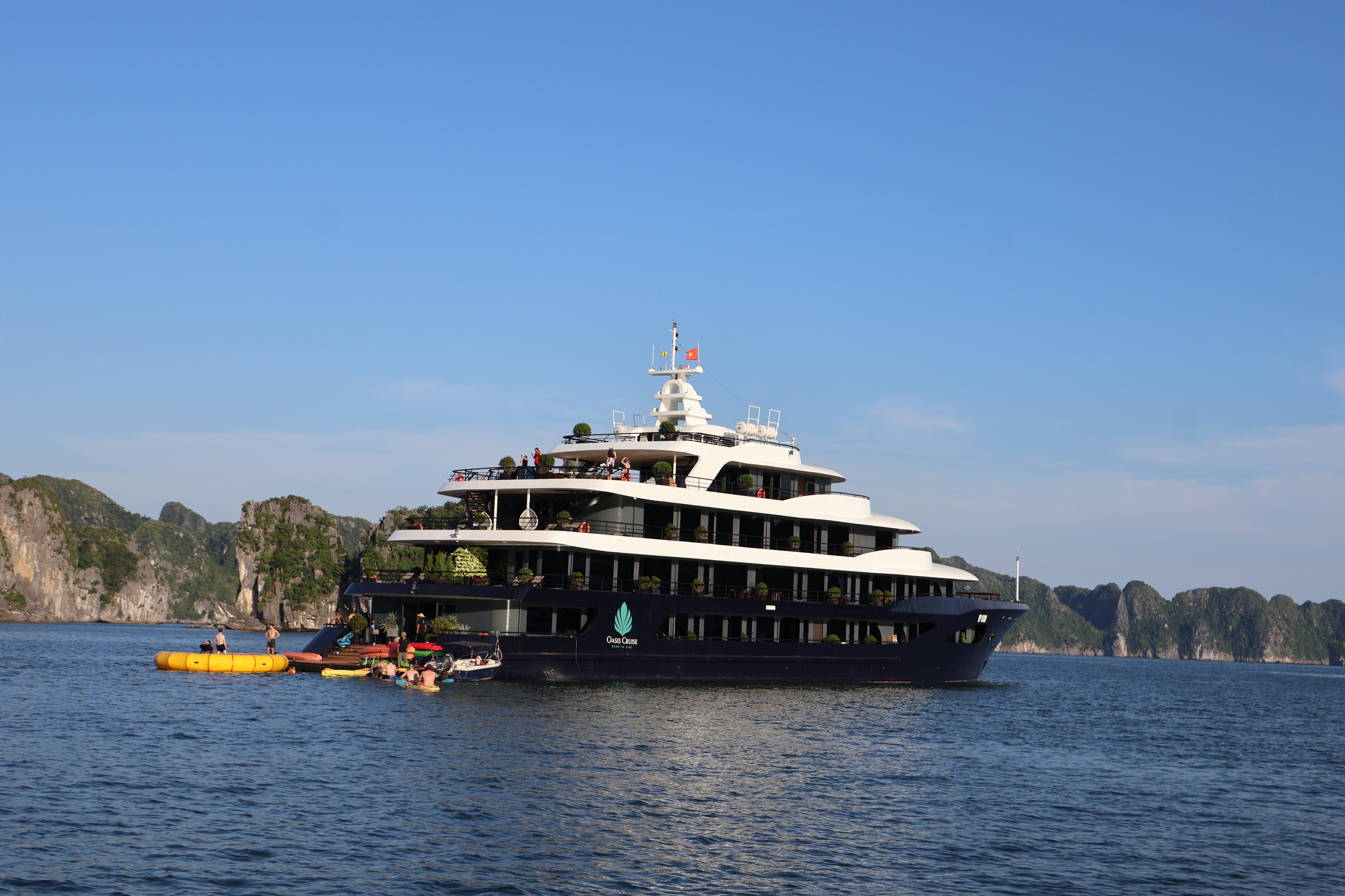 oasis bay party cruise